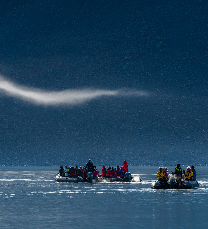 D04_Greenland_East-Greenland_Nansen-Fjord_zodiac_Yuri-Choufour-Albatros-Expeditions