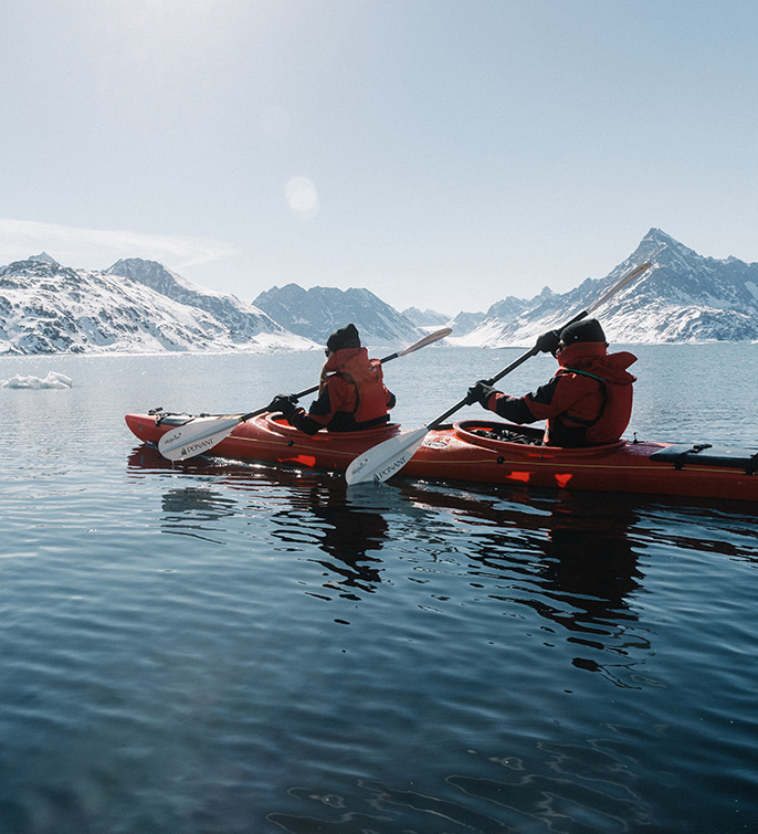 258_-O300422_Storo-Island_Kayak-PONANT-Daniel-Ernst