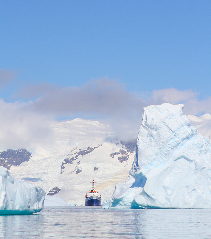 GA_Ushuaia-auf-Reede_EricGiuliani_Antarpplyjpg