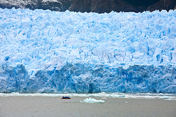 Scenic_-Gletscher-Patagonia-Chile-Zodiac