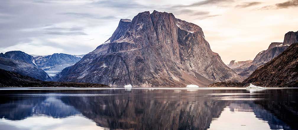 Fjordlandschaft in Ostgrönland