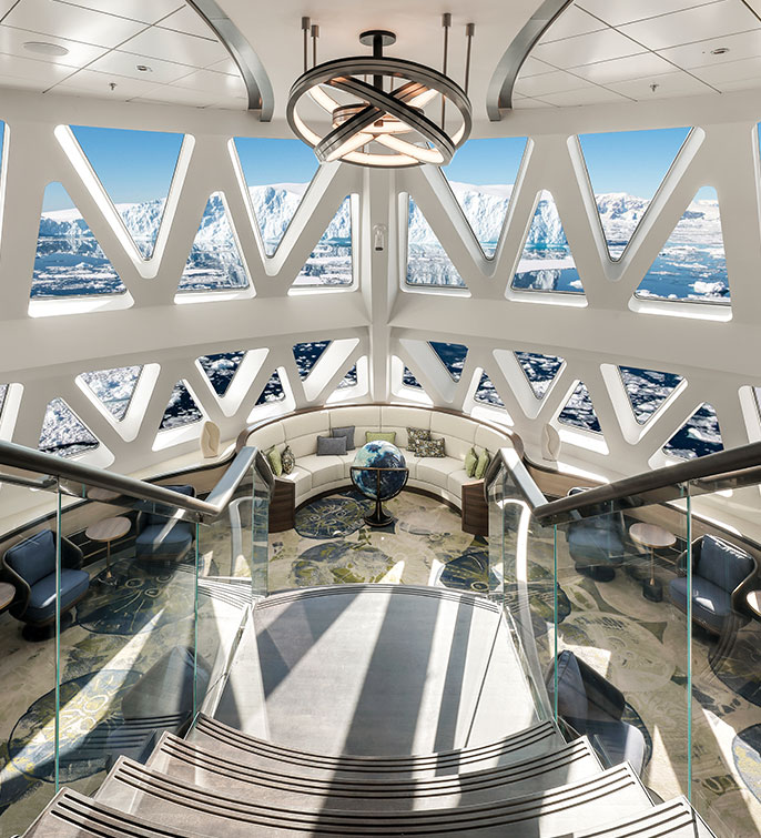 Atrium im Bug © Aurora Expeditions