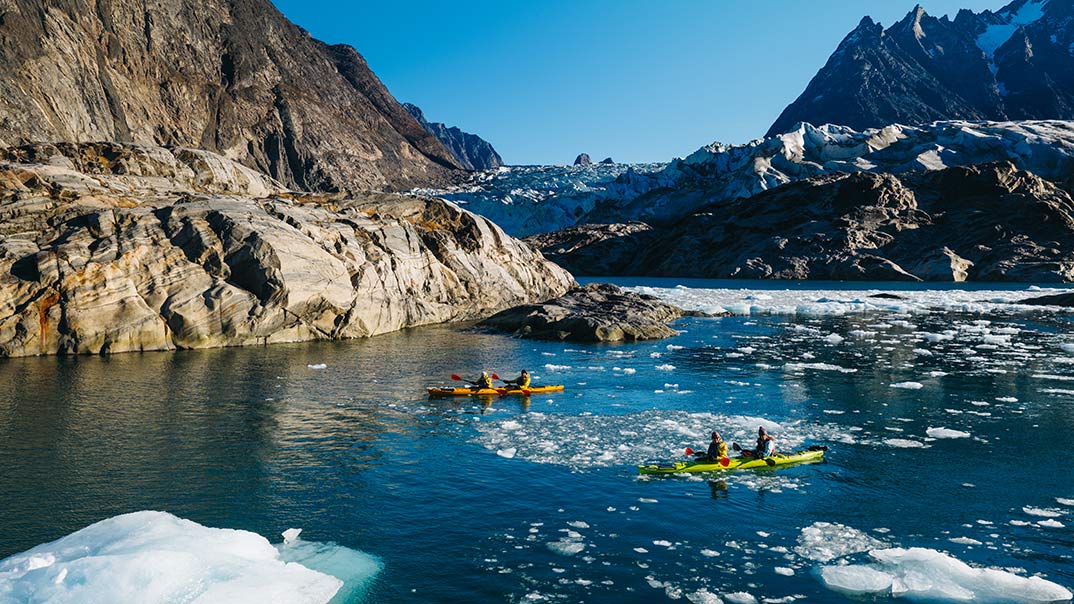 Kayaks-glacier_SwanHellenic