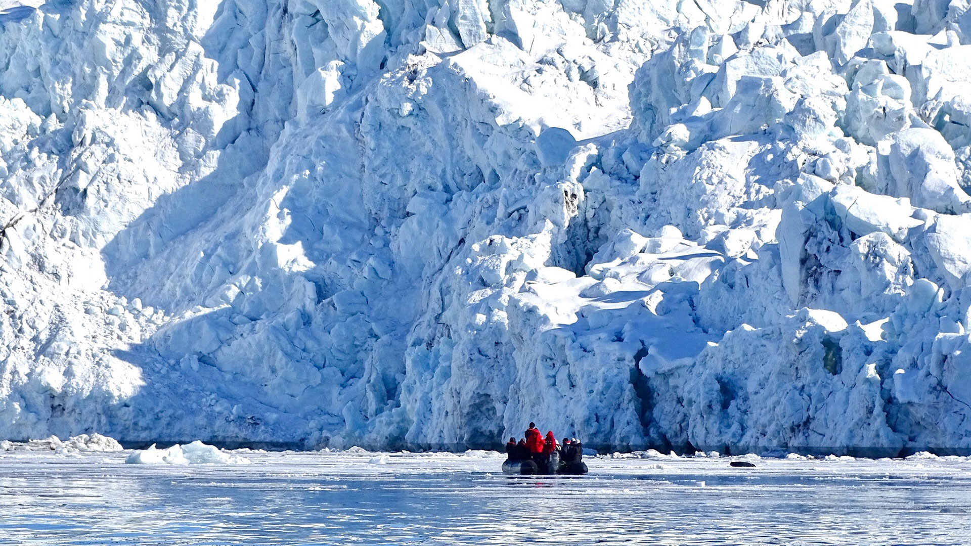 Glacier-Svalbard_Nikki-Born---Oceanwide-Expeditions