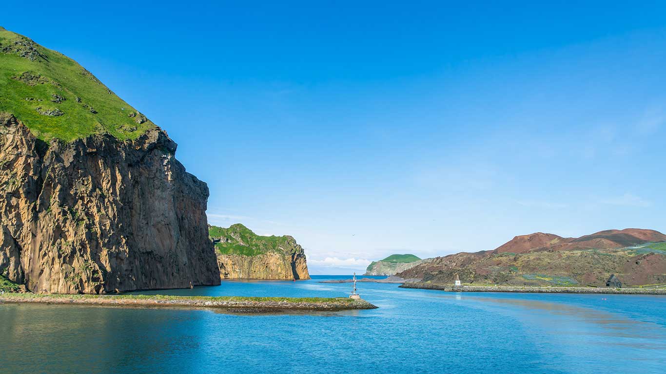 Heimaey-island-sh-pt