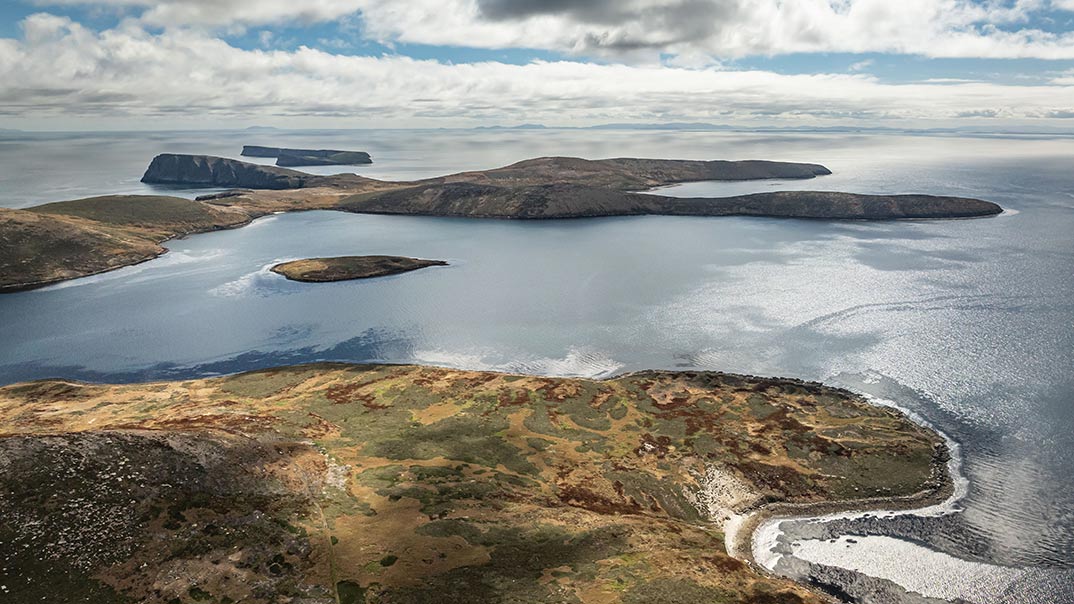 SH-Diana---Falklands-New-Island-Landscape-Rodolphe-Villevieille-swan-hellenic