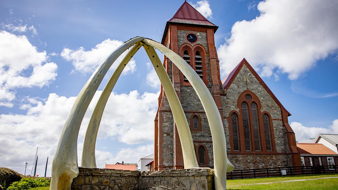 Stanley_Falklands_Benn-Berkeley_14-Swan-Hellenic